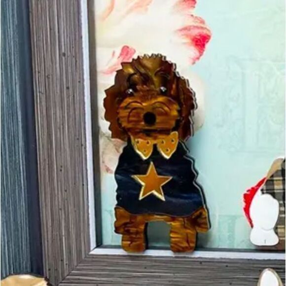 Poodle Dog Brown Cute acrylic brooch pin New‎ - Picture 1 of 3